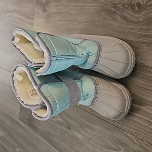 Girls snow boots
